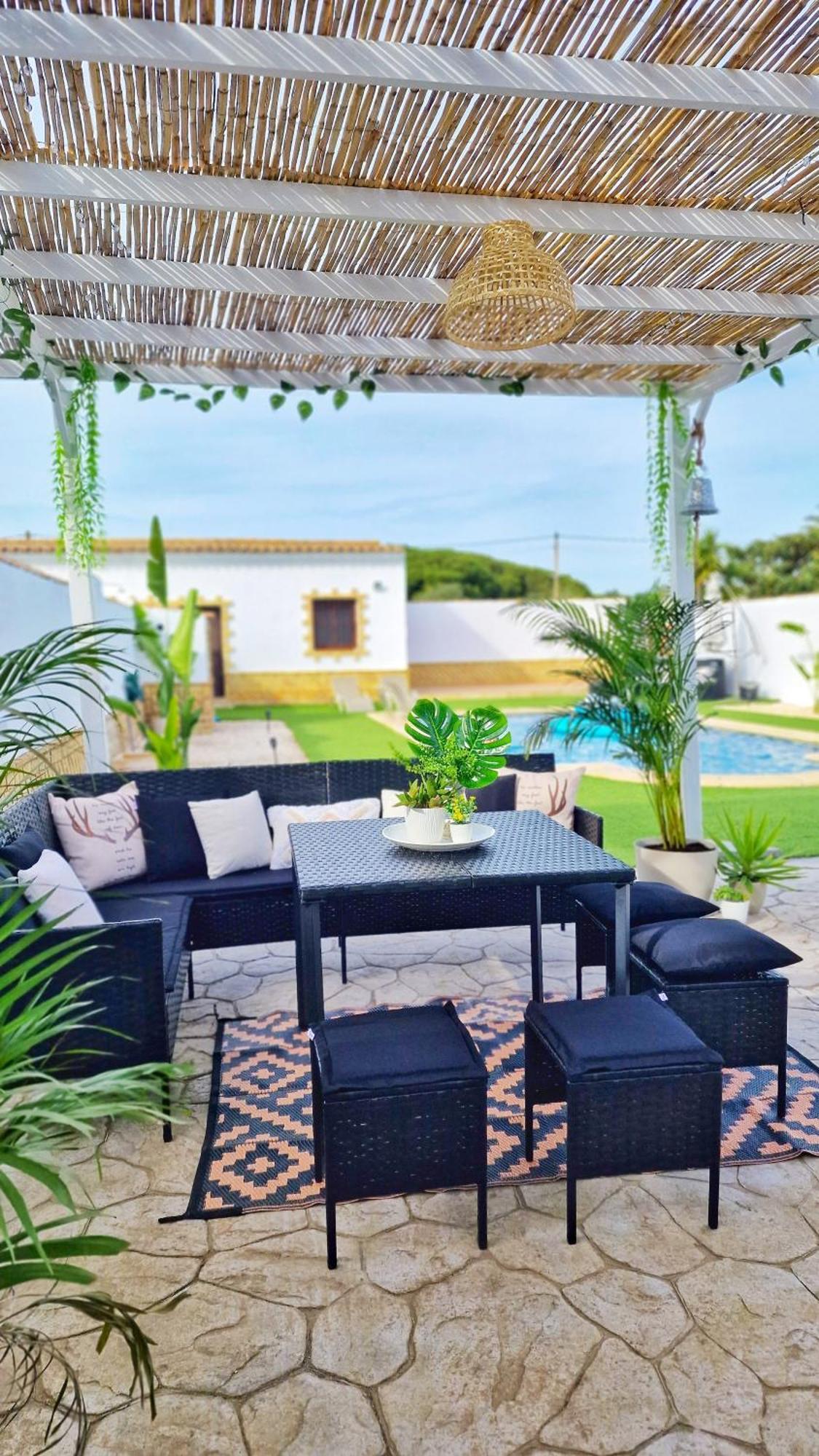 Holiday home Luins *